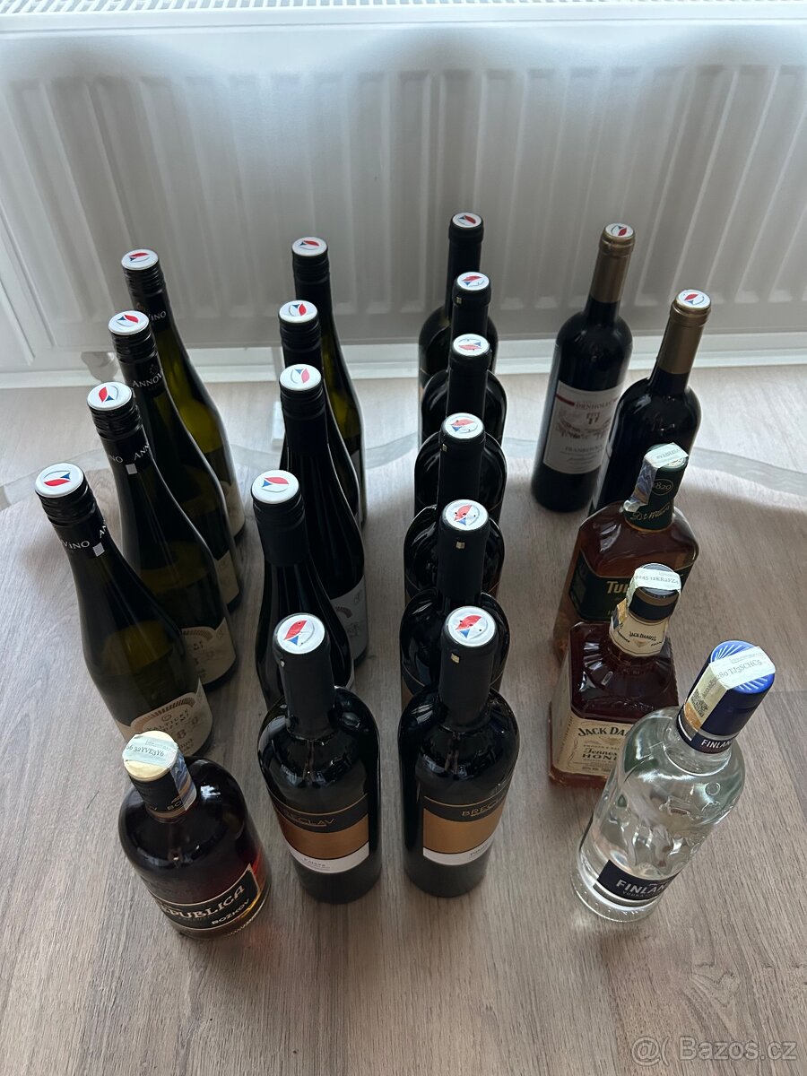 Alkohol, víno, whisky, rum