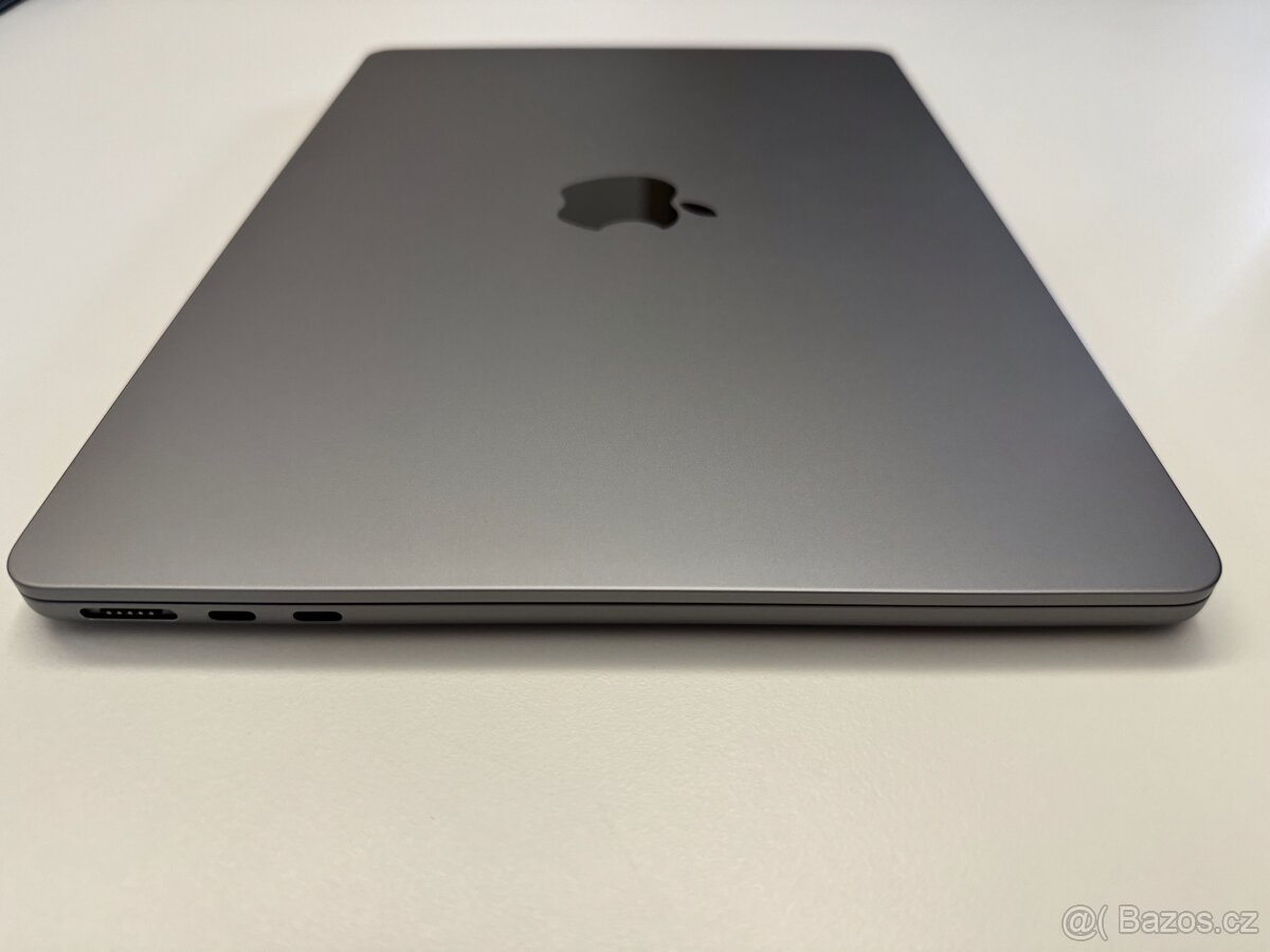 MacBook Air 13" M2 Vesmírně šedý, 8 GB RAM, 256 GB