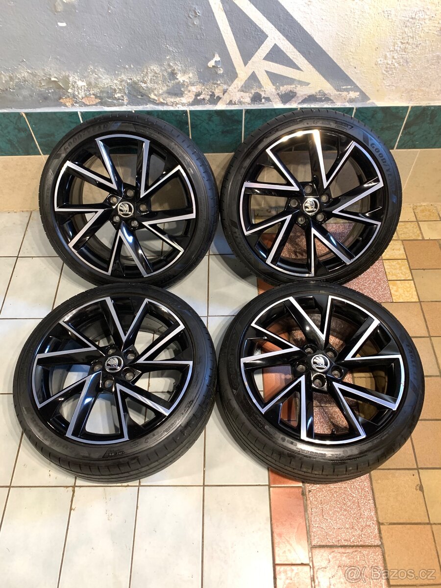 Alu kola Škoda R18 5X112 ZÁNOVNÍ LETNÍ PNEU 225/40 R18 VEGA
