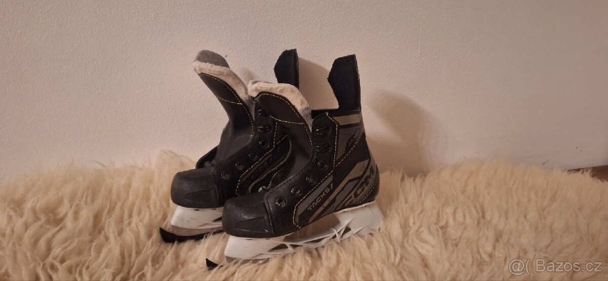 Hokejové brusle CCM TASK AS-550 velikost YTH 11