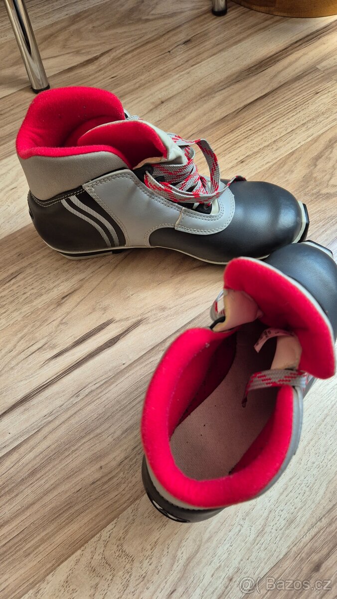 Botas boty běžky velikost 39 SNS