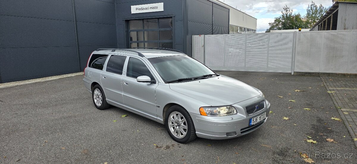 Volvo V70 D5 120kW, 2005, 216 000km, velmi pěkný stav