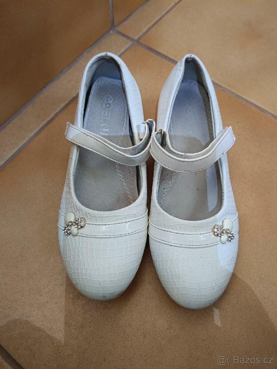 Dívčí sváteční boty 33