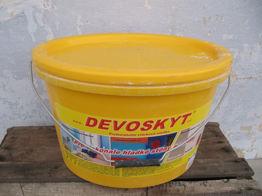 Plastové nádoby na 25 kg