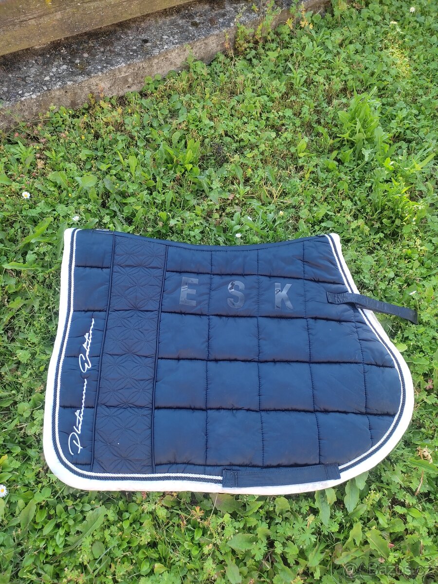 Modrá sada eskadron s dlouhou čabrakou