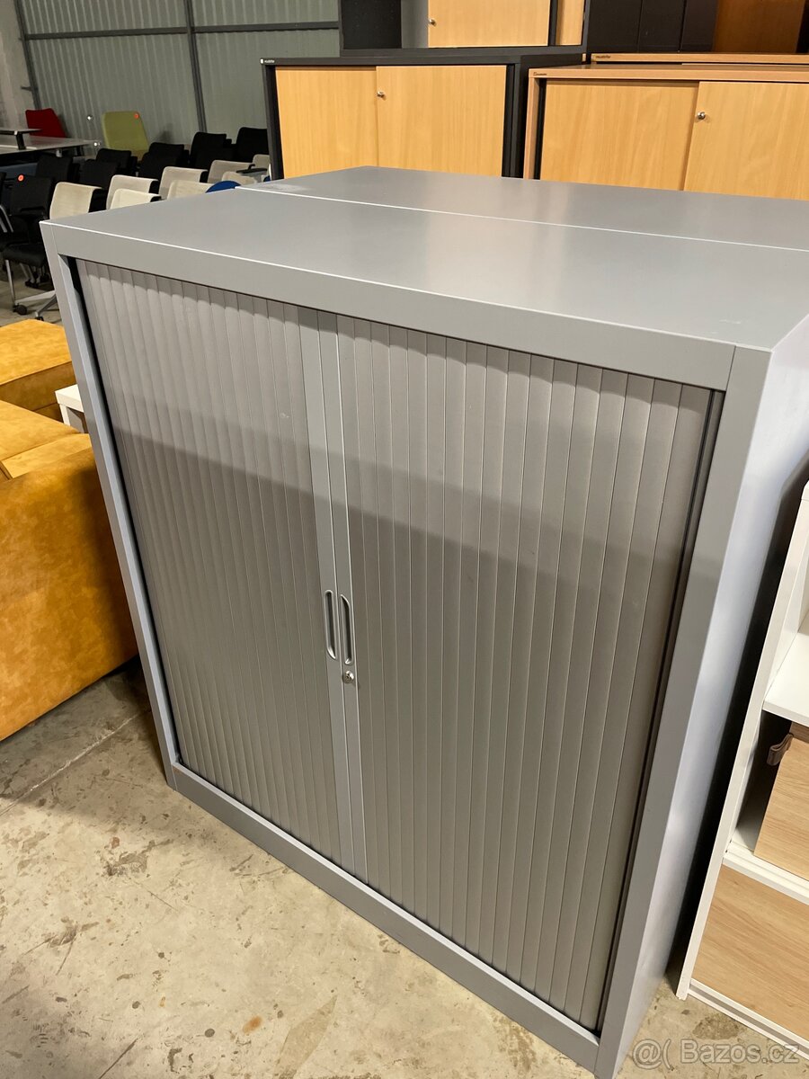 Plechová skříň