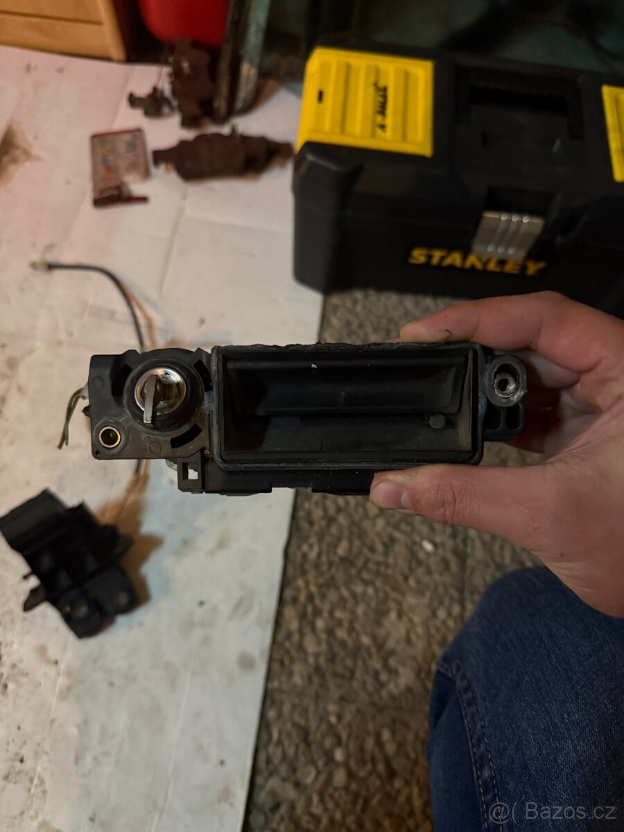 Zámek víka kufru (zadních dveří) Mercedes W203/W211/w209clk