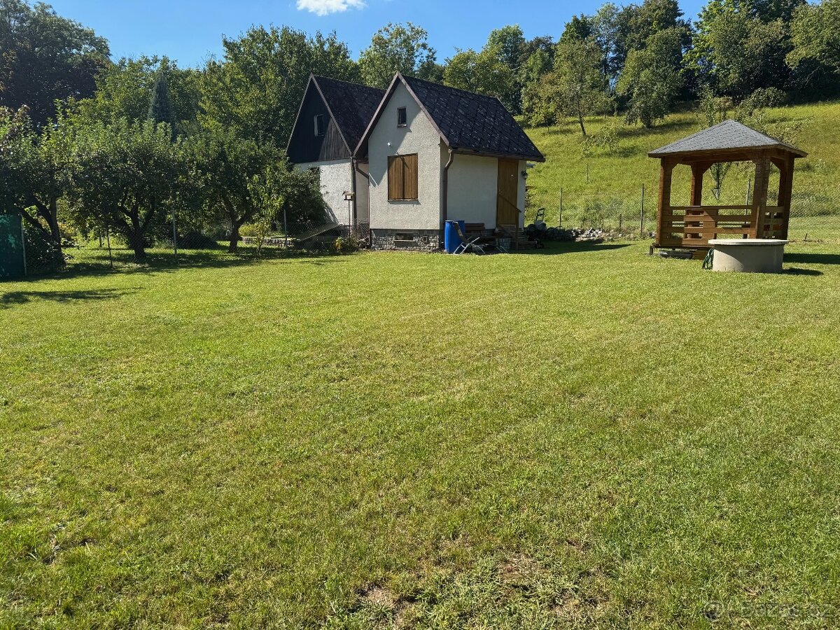 Zahrádka Polepy 369m2/ studna + 230V