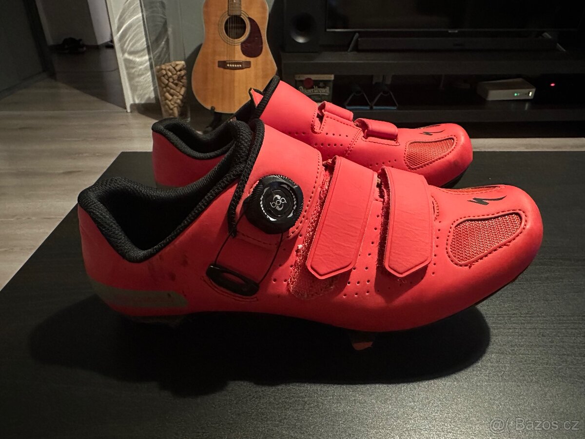 Tretry Specialized Road vel. 43