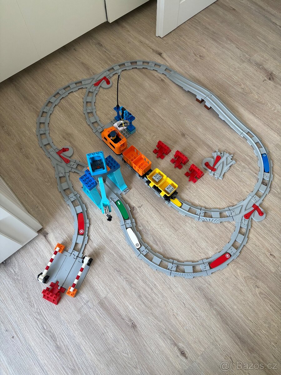 LEGO DUPLO 10875 Nákladní Vlak + LEGO DUPLO 10882 Koleje