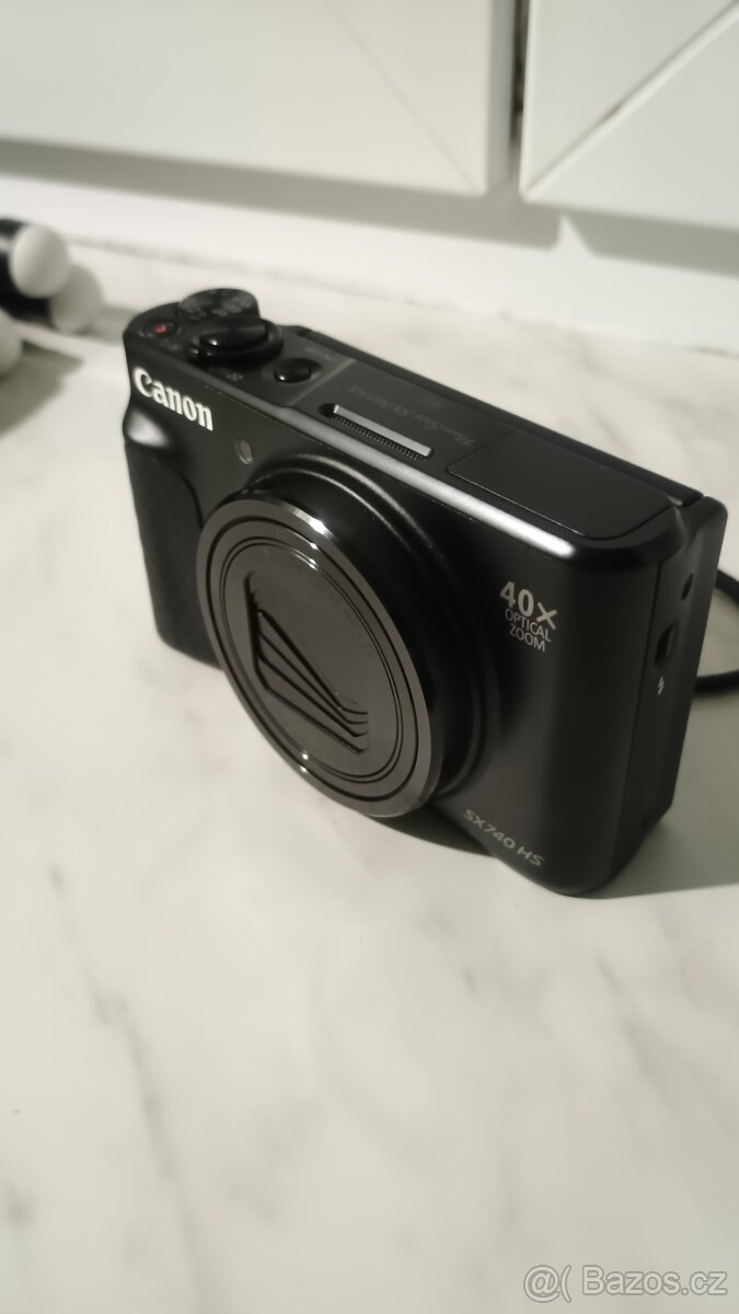 Canon power shot SX740HS