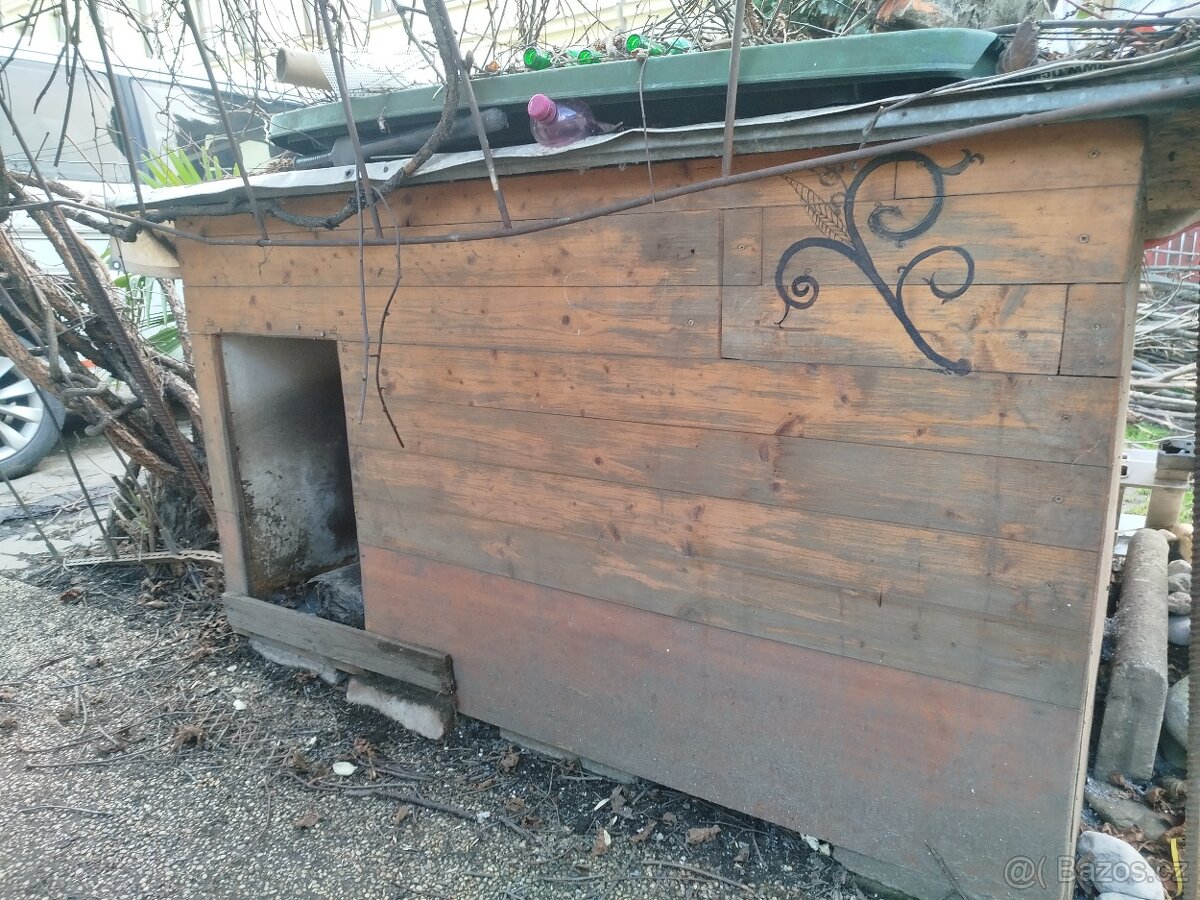 Psí bouda -velká(bernský salašnický pes)