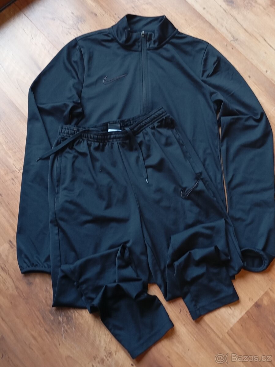 Pánská sportovní souprava Nike, vel S