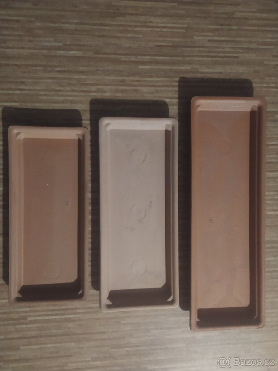 misky pod truhlík keramické