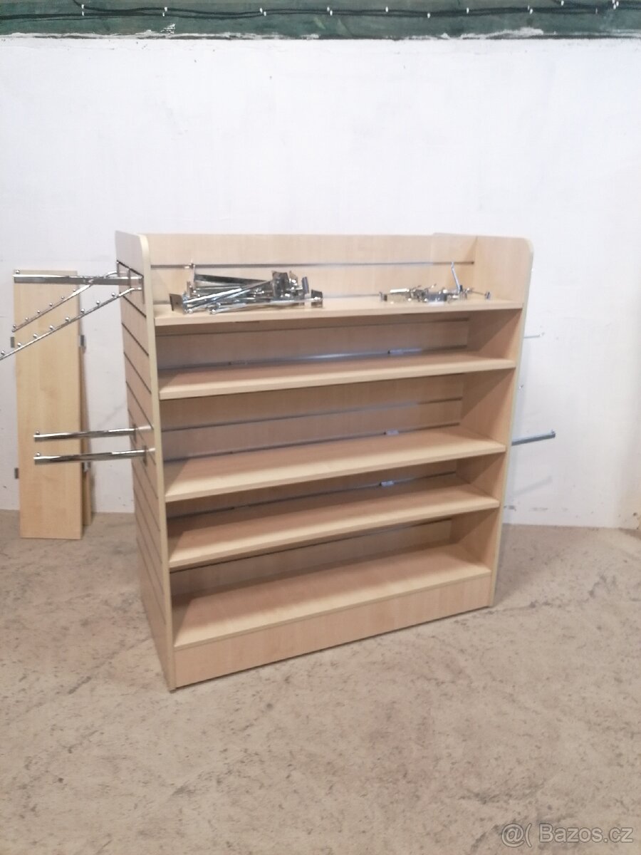 Prodejní 4 straný regál na kolečkách