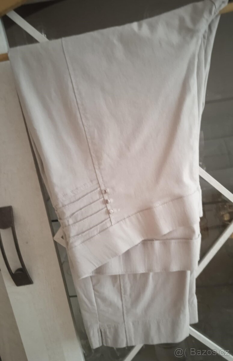 Prodám béžové tříčtvrteční kalhoty