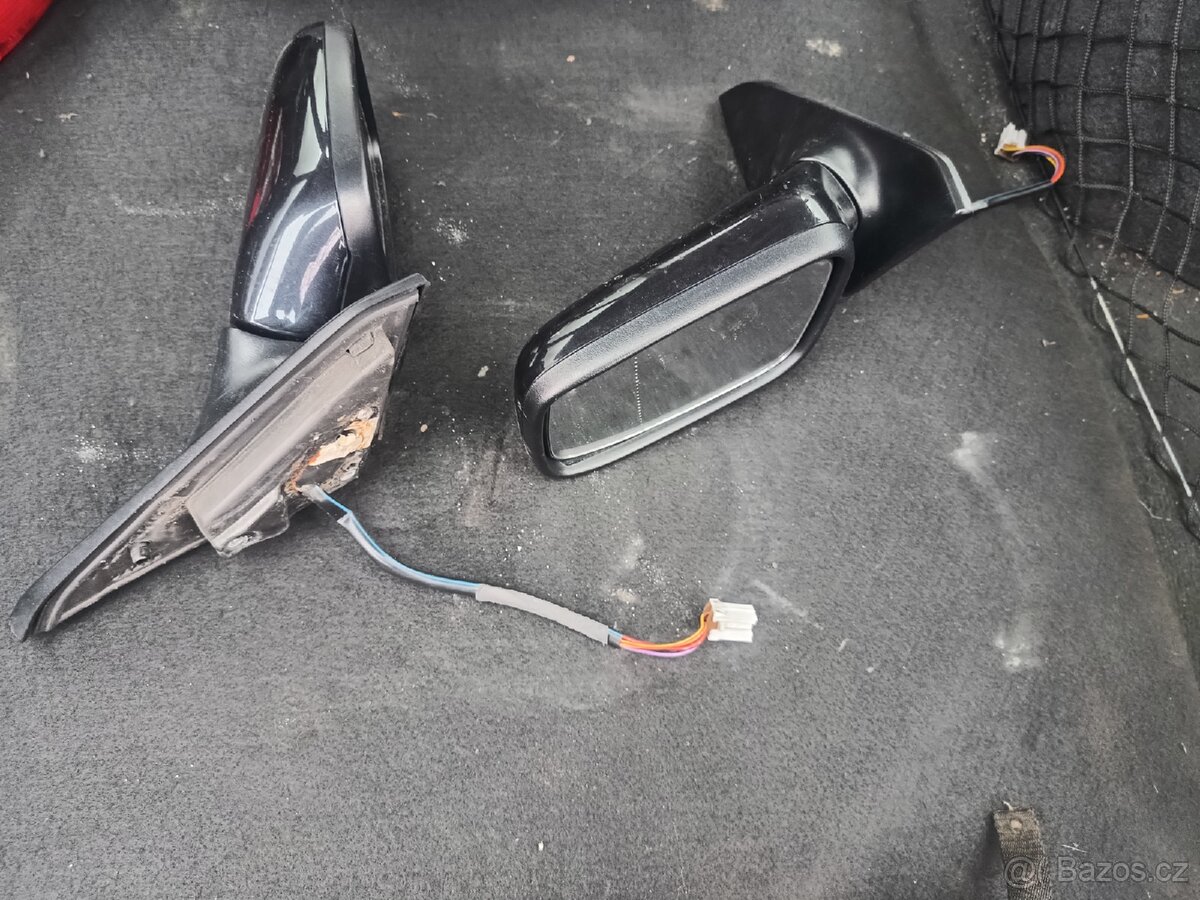 Volvo v40 zrcátka