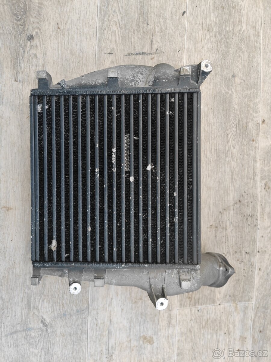 L CELOHLINIKOVY ORIG INTERCOOLER PORSCHE CAYENNE TURBO S 9PA