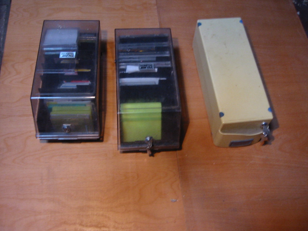 diskety, schánky na diskety