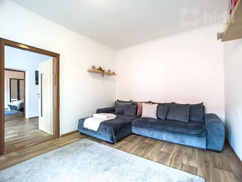 Pronájem bytu 4+1 s balkonem v centru města Planá