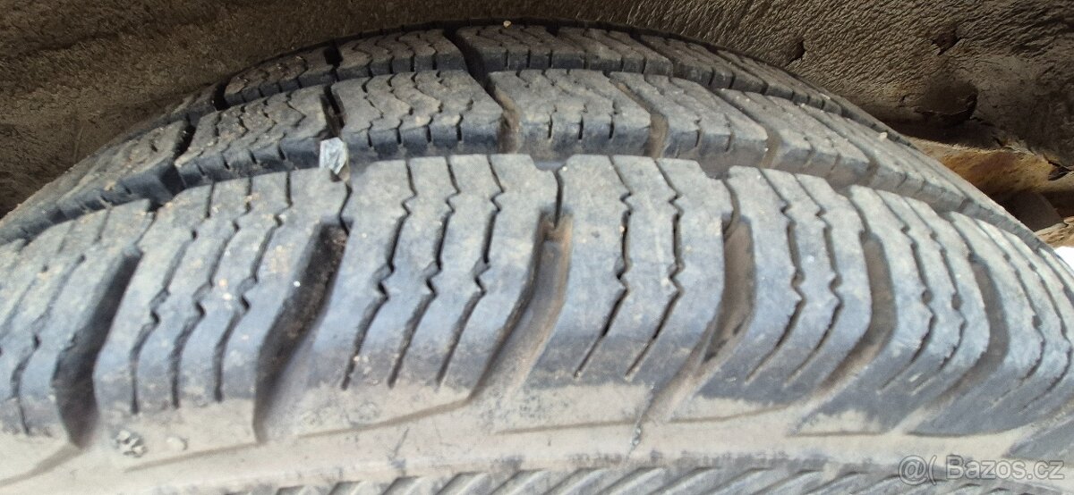 Vw t4 nove pneu Barum obute na plechacich