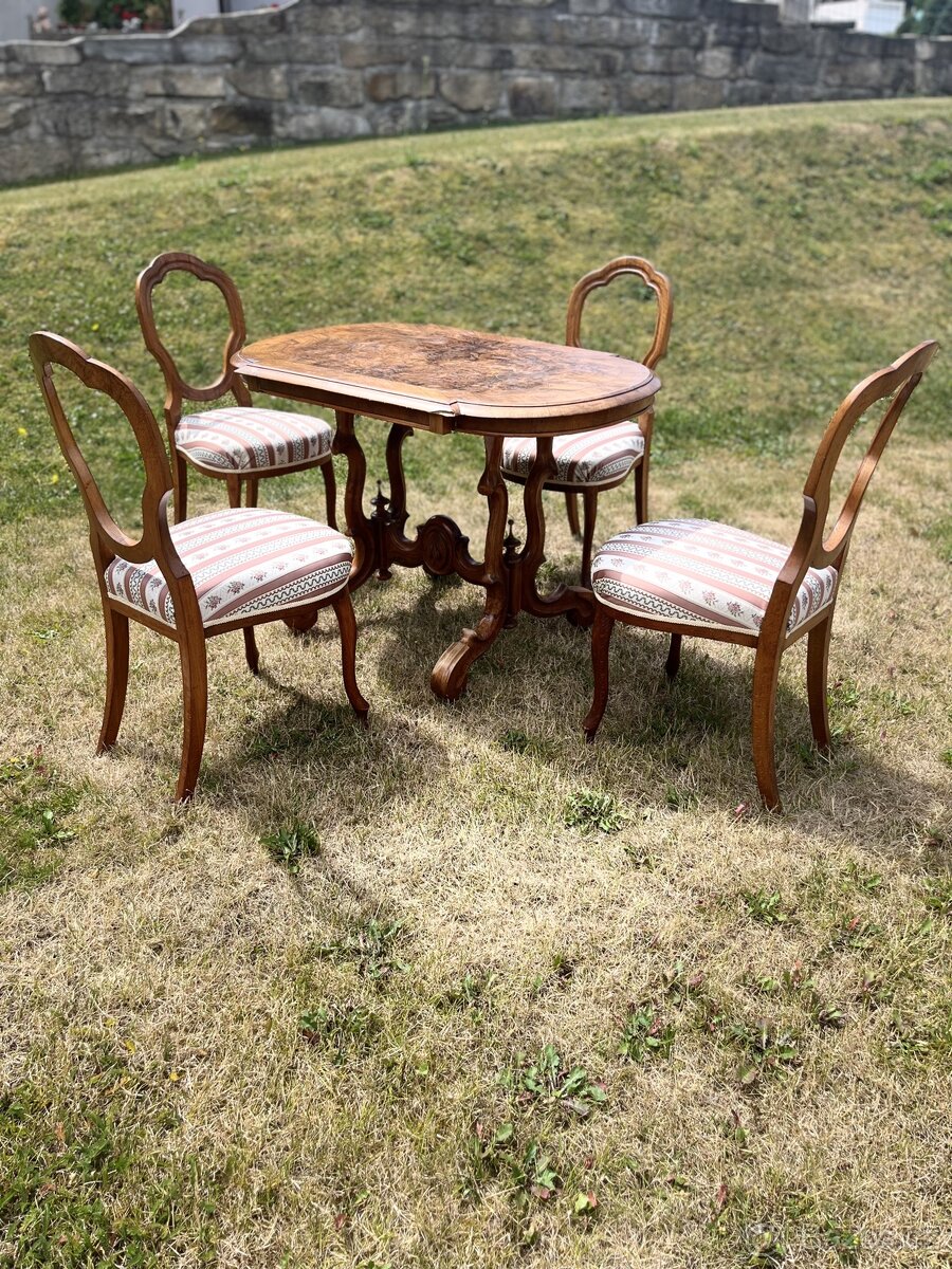 Starožitnost-Stůl a 4 židle biedermeier zrenovováno