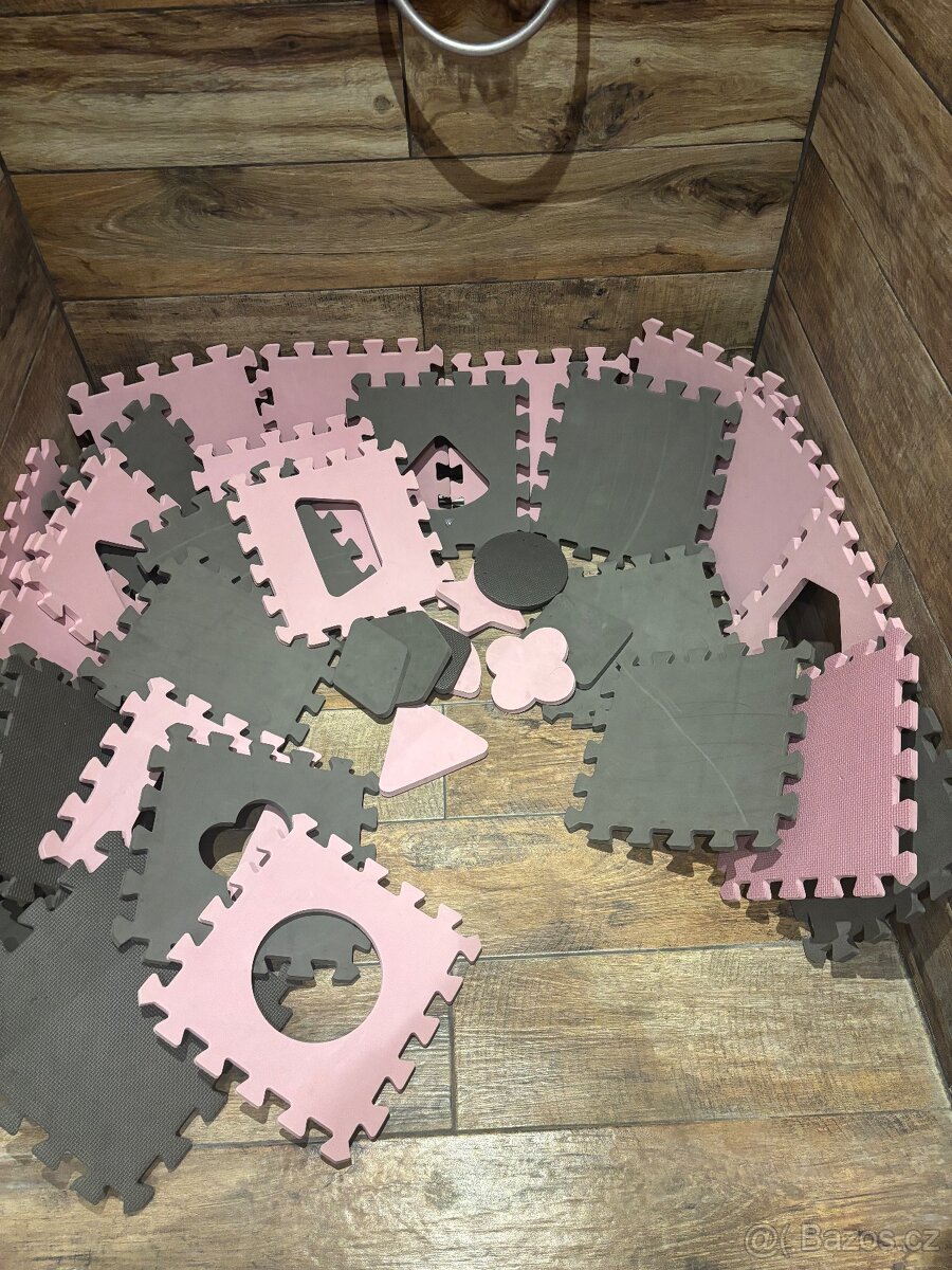 Pěnové puzzle