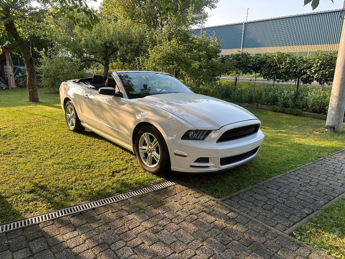 Ford Mustang cabrio 3.7i V6 227kW AT 2013