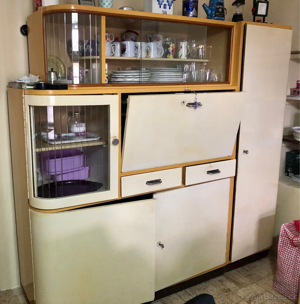 Retro kredenc