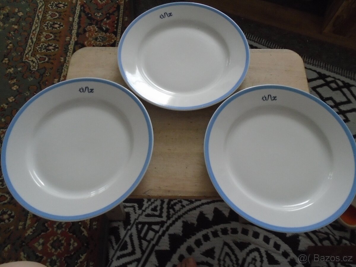 3x talíře ÚNZ, retro.