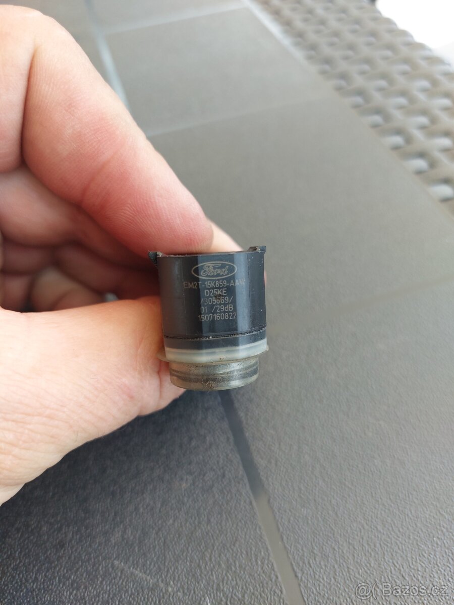 Ford parkovací senzor EM2T 15K859 AA