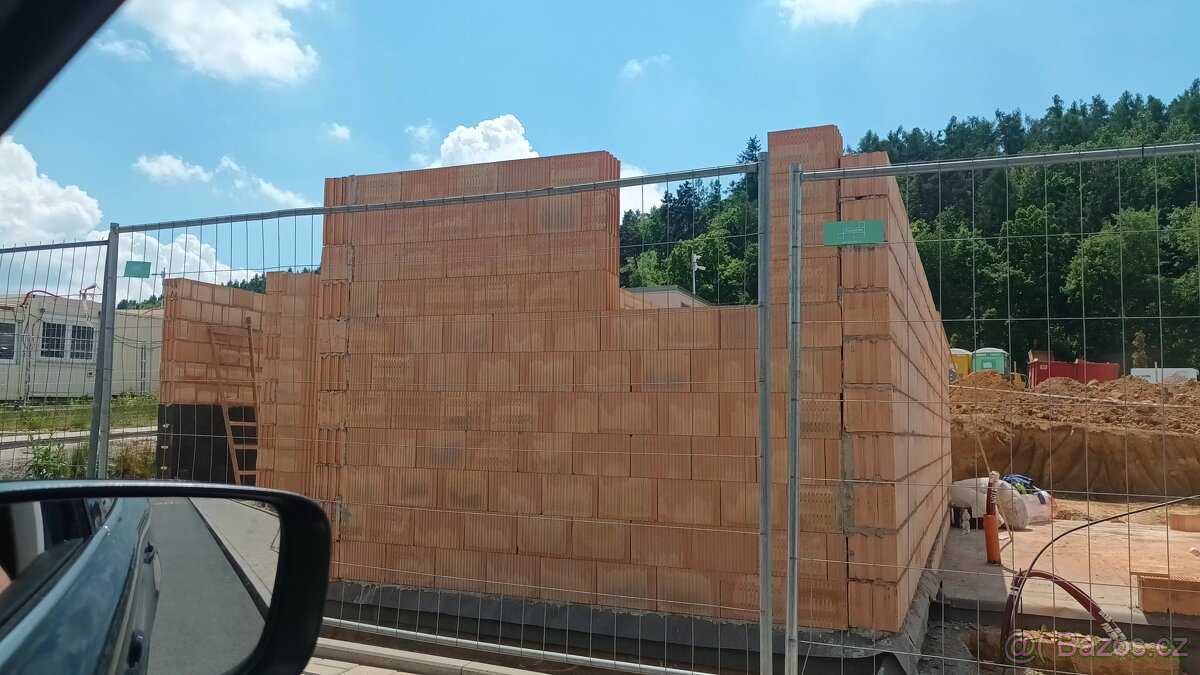 Novostavba bytu zednicke prace 280kč za m2 Porothem.