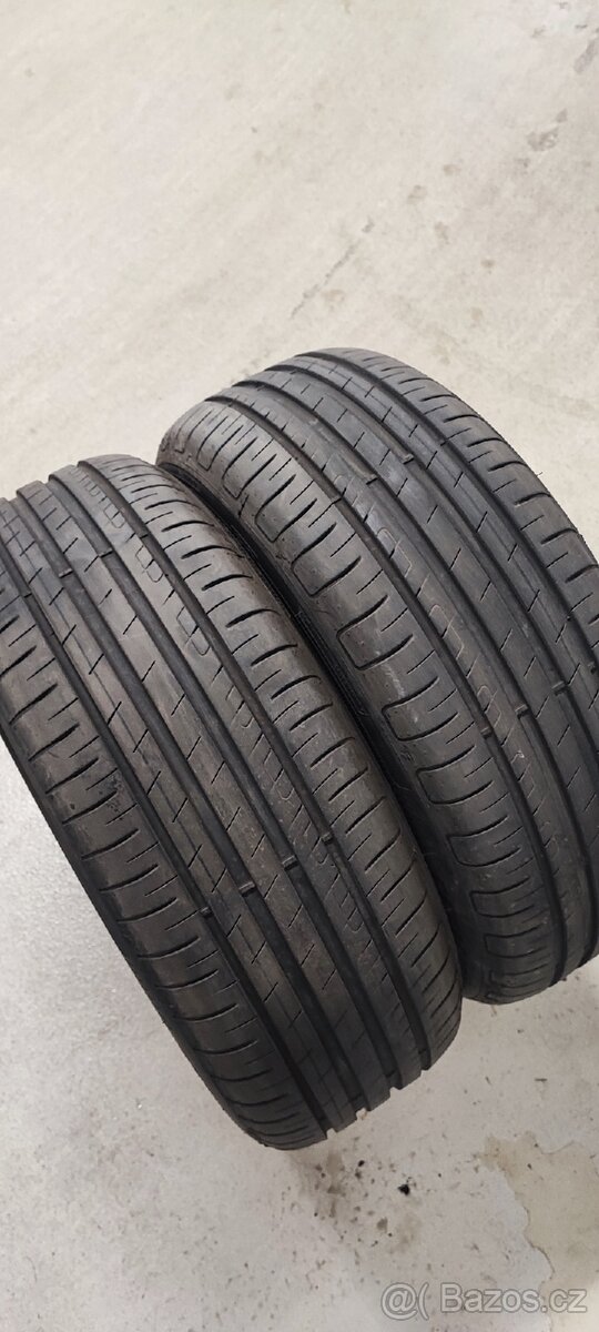 2ks 215/55/17 Goodyear Efficient Grip Performance. DOT 4823