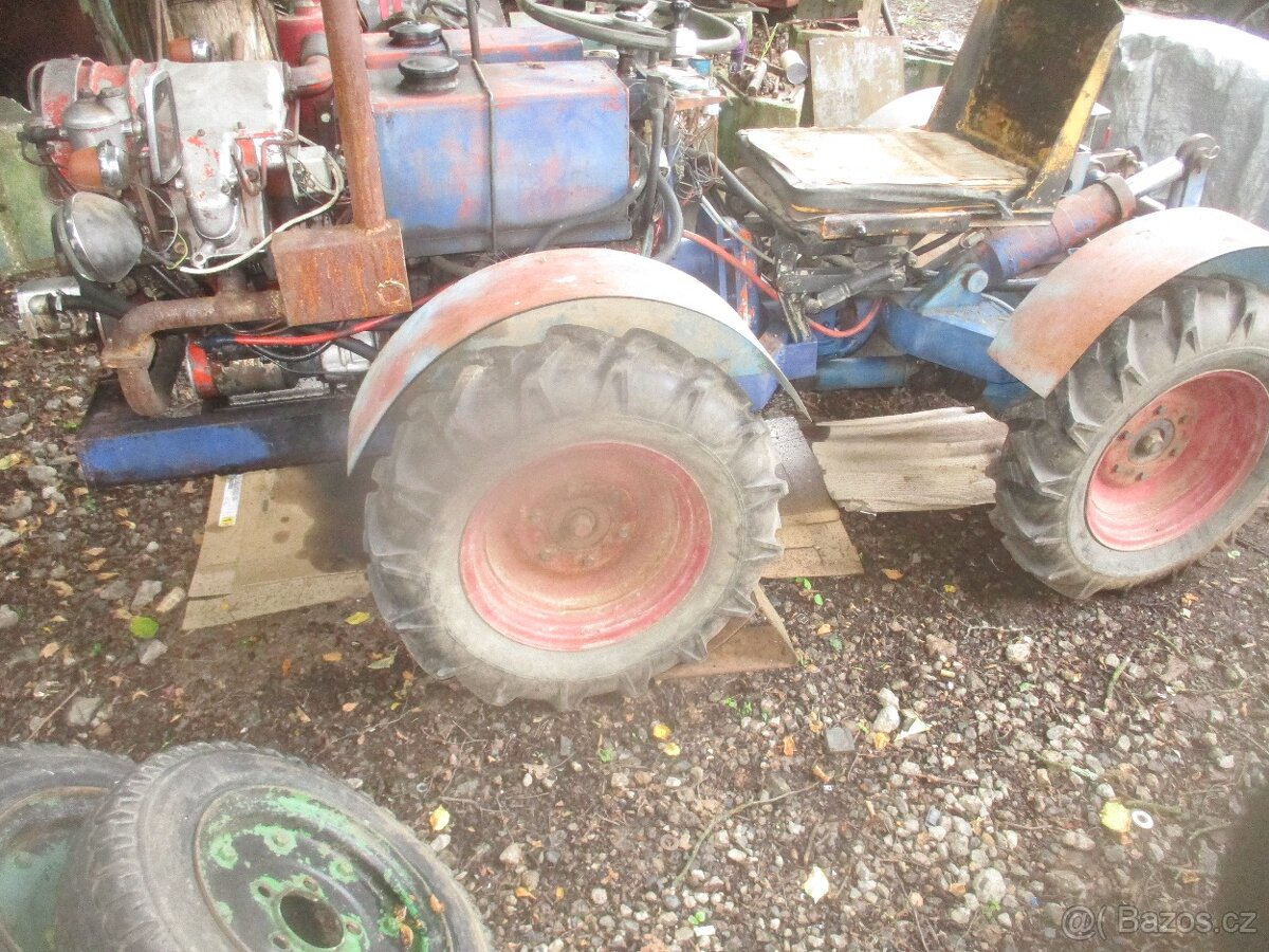 kloubový malotraktor domácí výroby 4x4