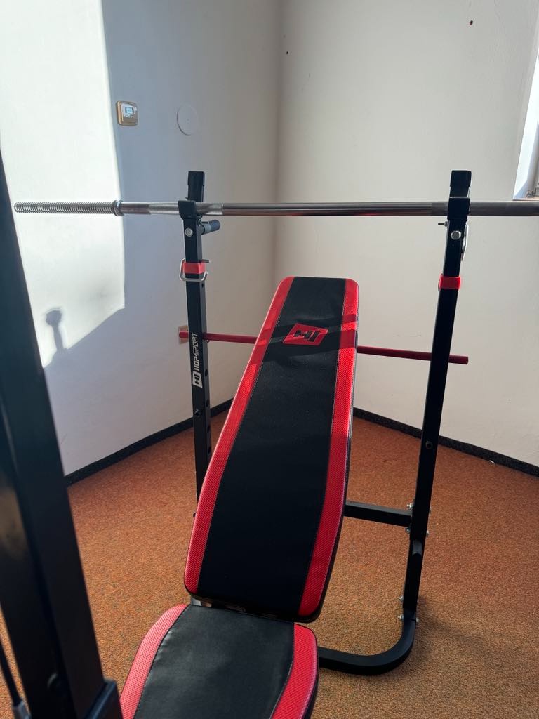 Posilovací lavice včetně kladky