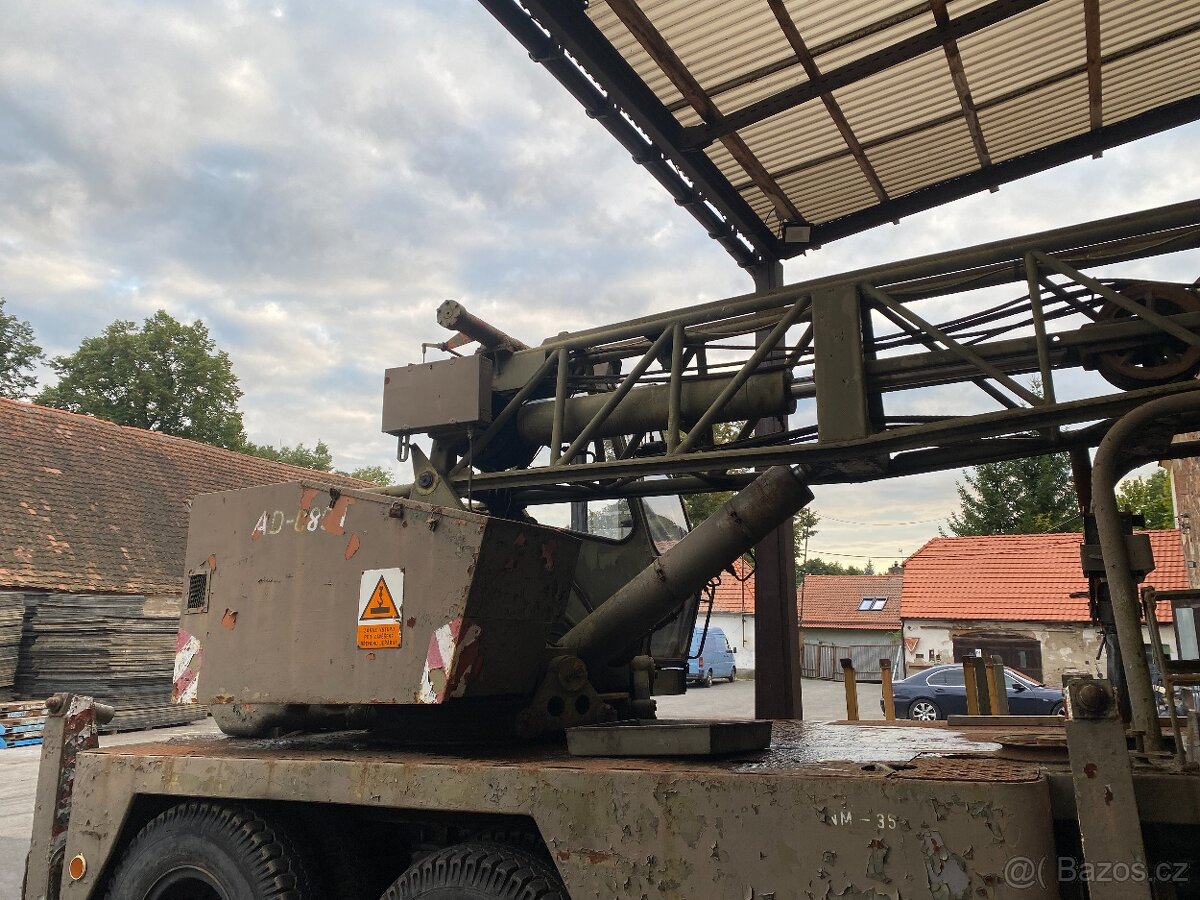 Tatra 148 autojeřáb AD 080
