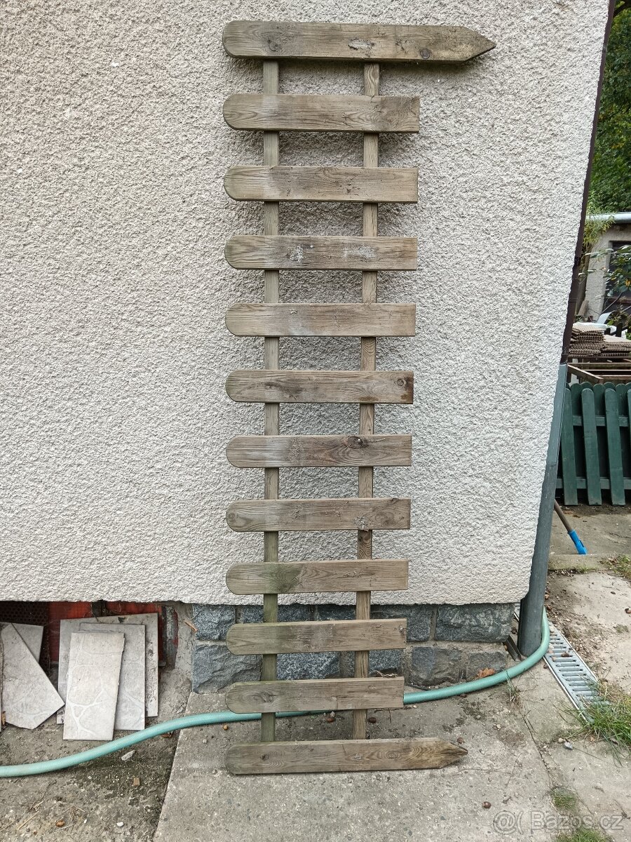 Dřevěné plotové díly