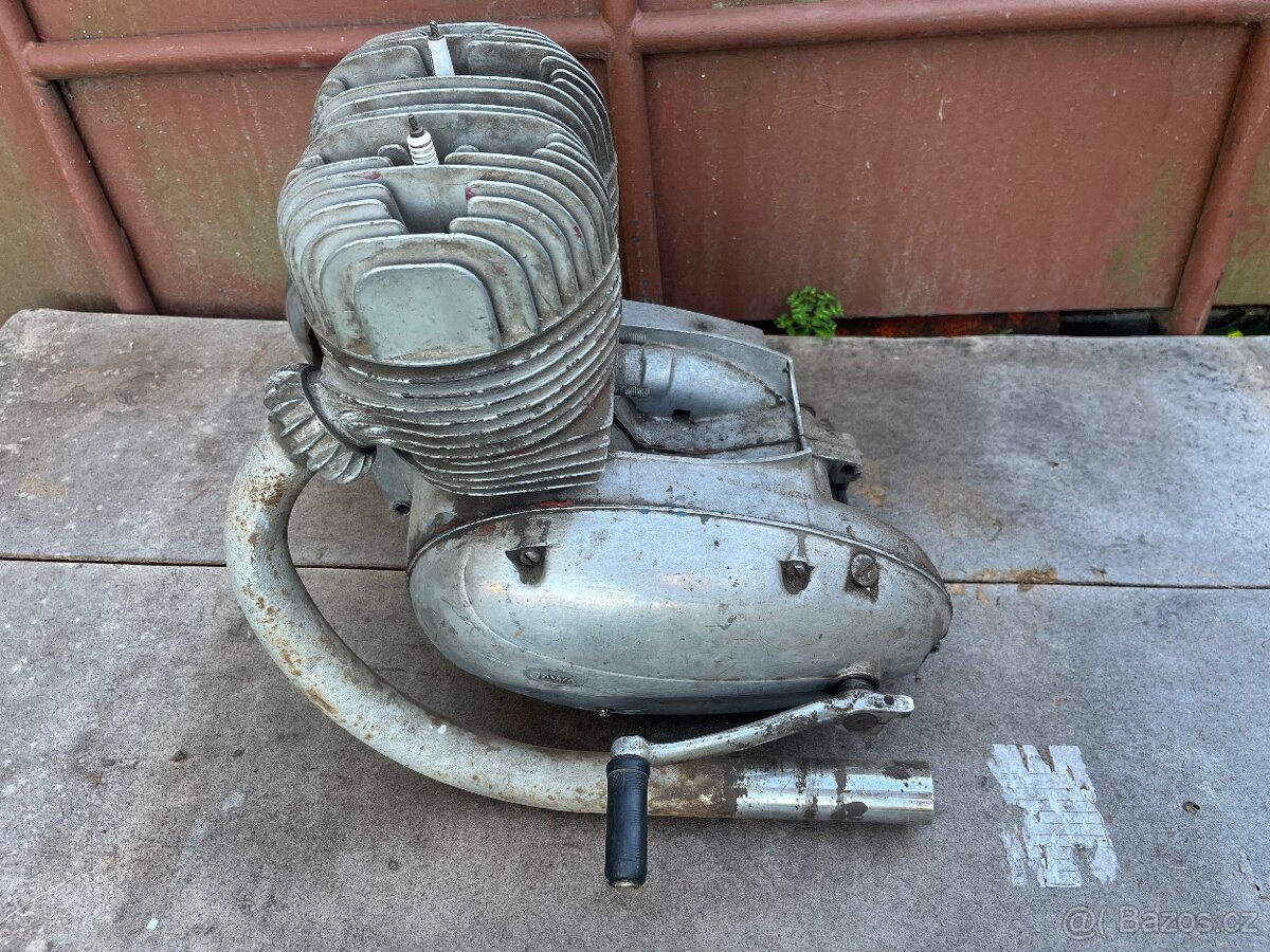 Jawa 350/360 panelka