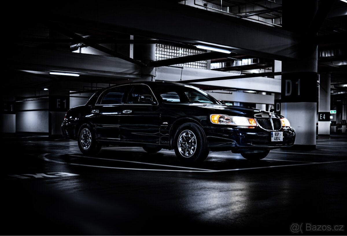 1998 Lincoln Town Car Signature Series