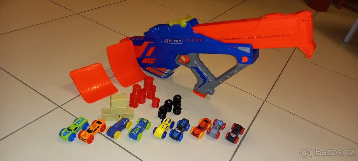 Nerf vystřelování autíček
