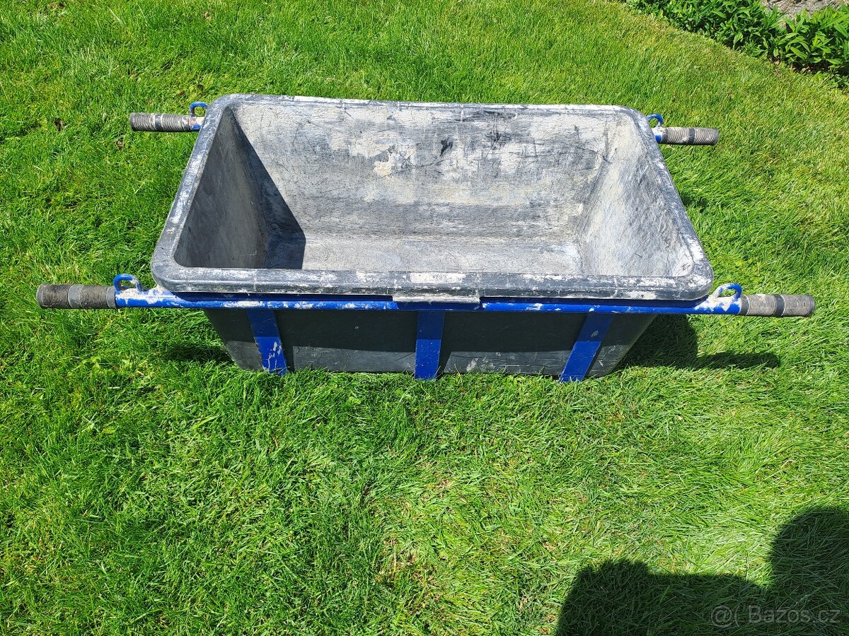 Maltovník se speciální kovovou konstrukcí