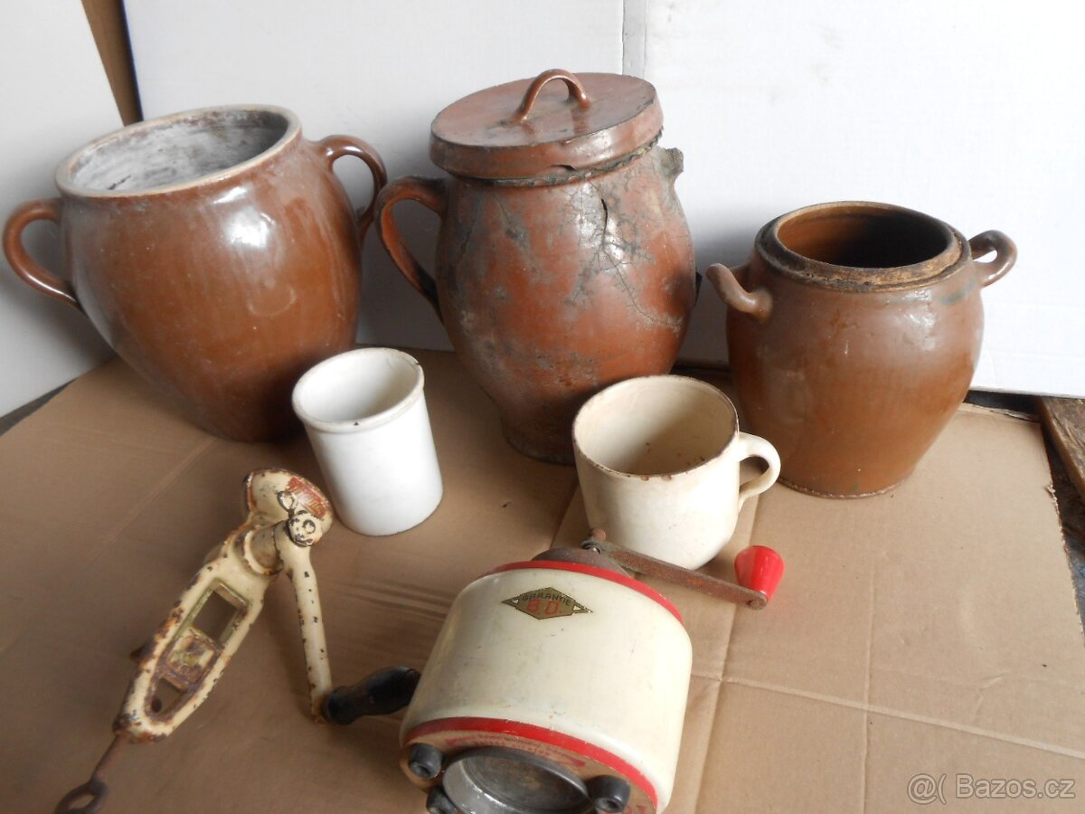Staré nádobí na chalupu