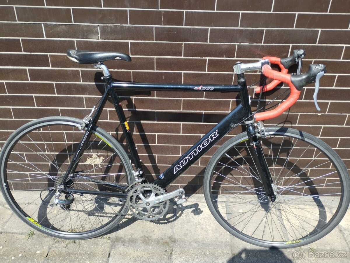 Silniční kolo Author