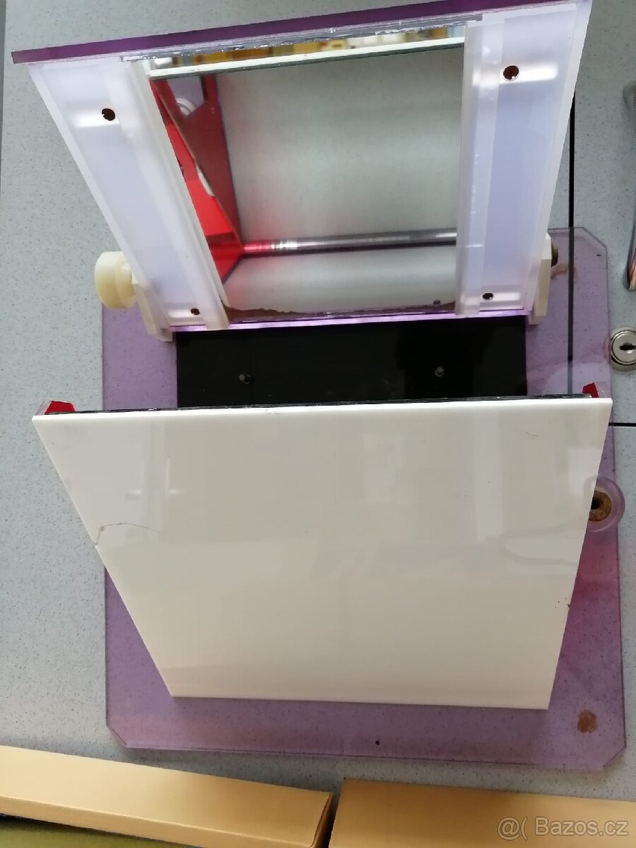 Promítané pokusy z fyziky a chemie