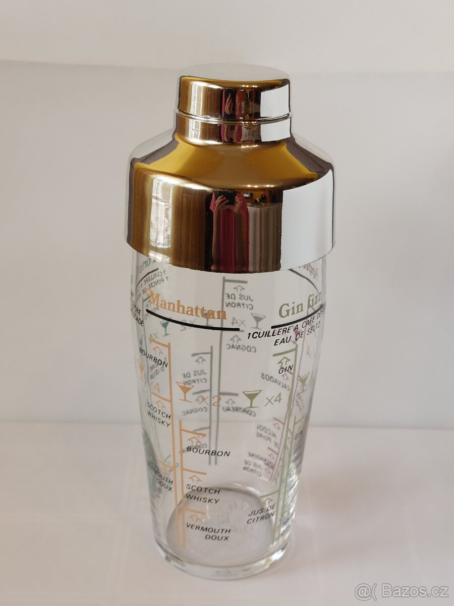 Skleněný koktejlový šejkr