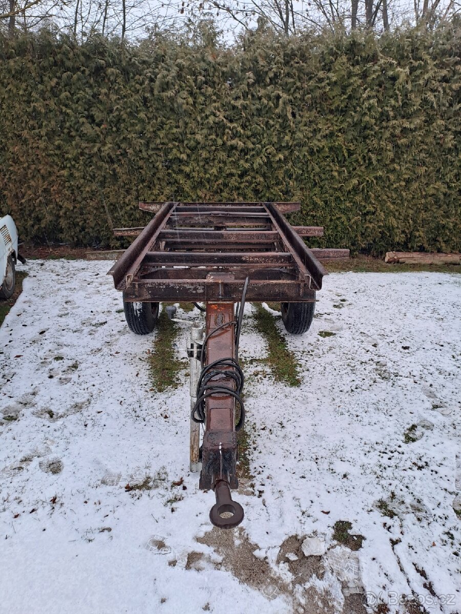 Sklápěcí Kára 3t, brzdena náprava.