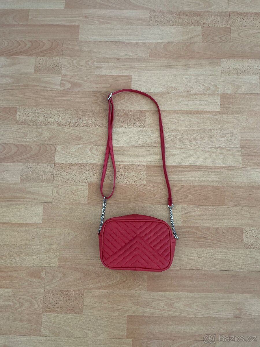 Červená crossbody kabelka