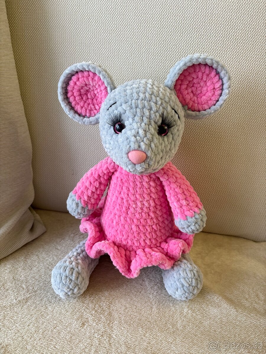 Háčkovaná myška Julinka