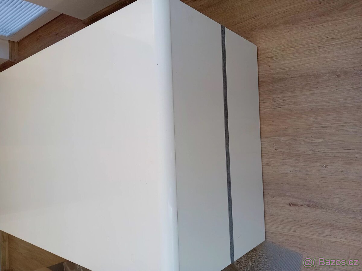 Konferenční stolek