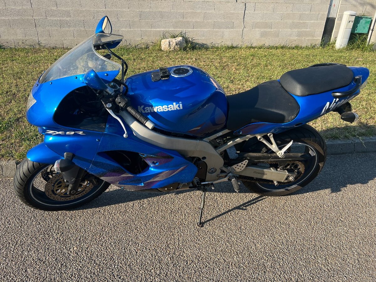 Kawasaki Ninja ZX9R